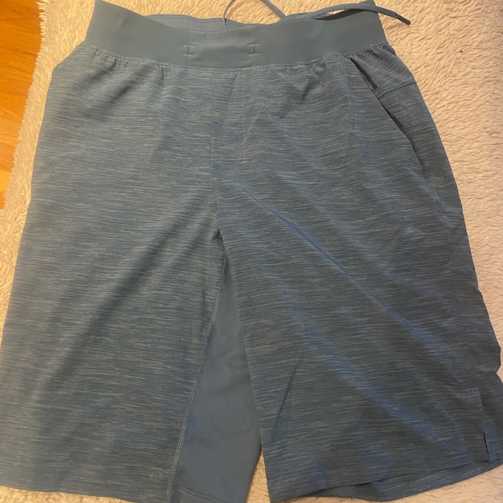 Lululemon Mens Medium shorts